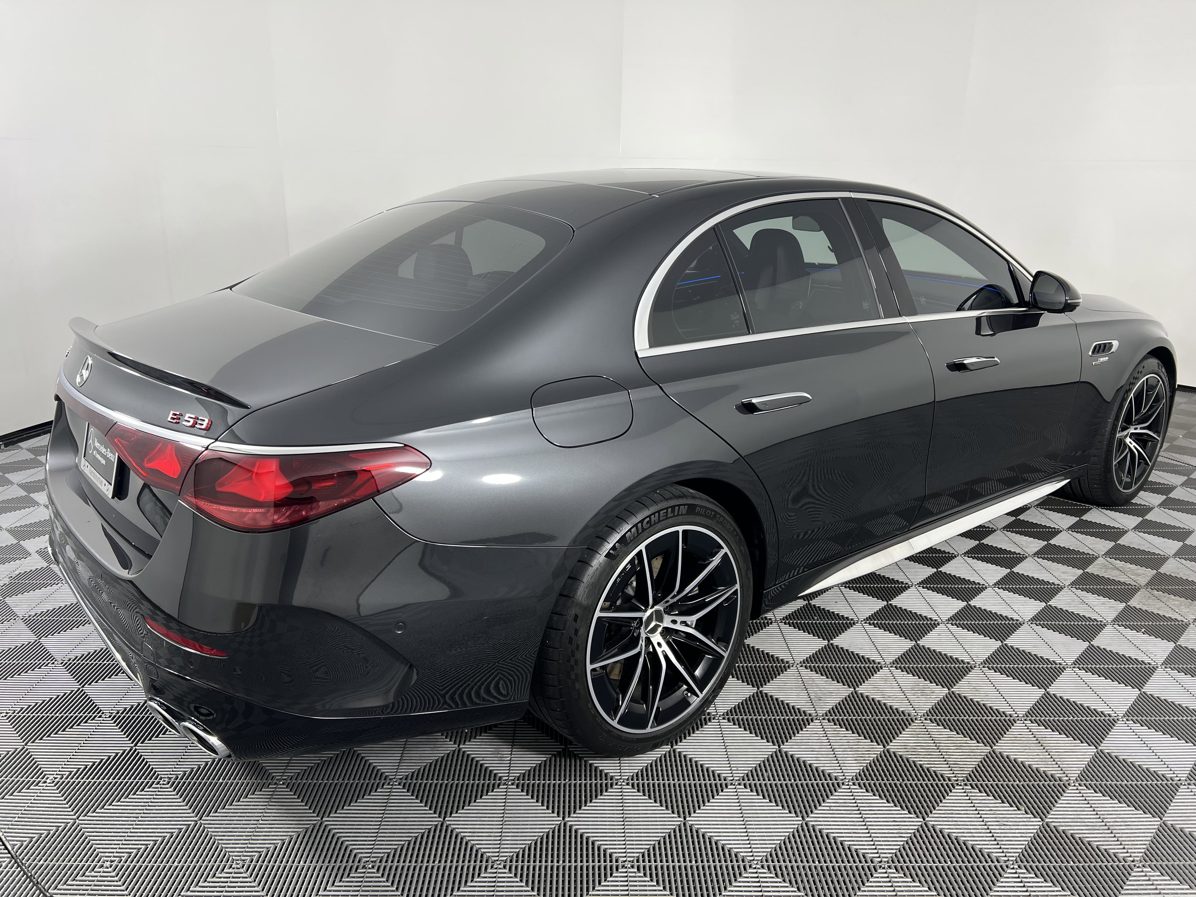 Used 2025 Mercedes-Benz E 53 AMG e 4MATIC Sedan image 13