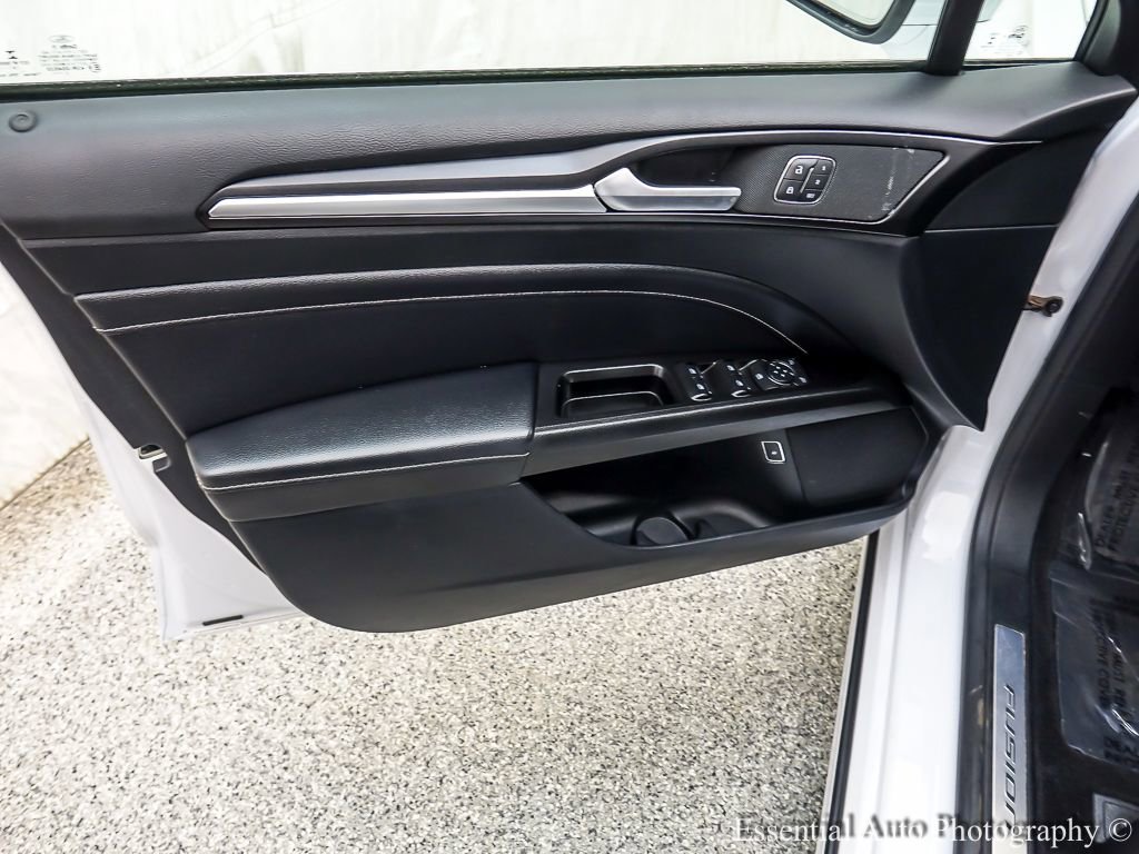 Used 2020 Ford Fusion Energi Titanium image 21