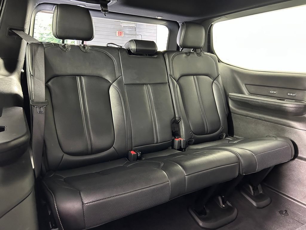 Used 2022 Jeep Wagoneer Series III w/ Rear Seat Video Group 1 AWD/4WD image 14