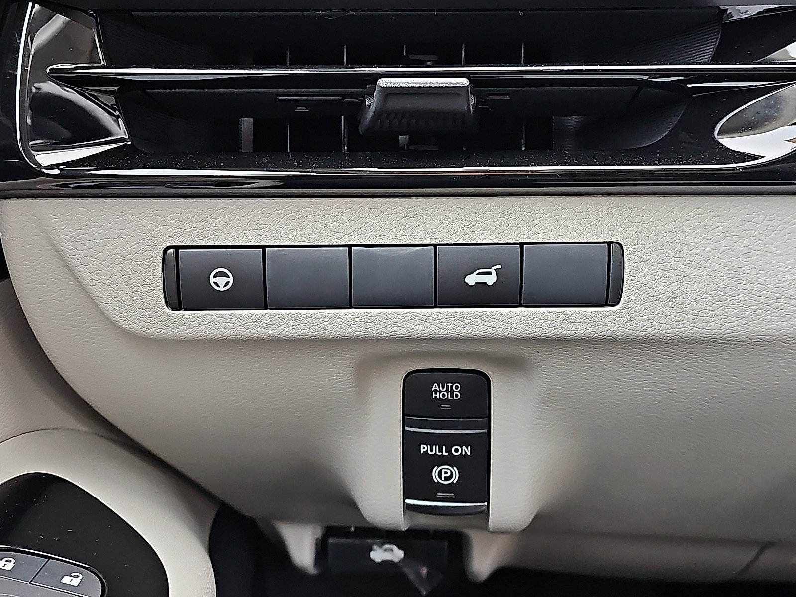 Certified 2025 Nissan Murano SV image 24