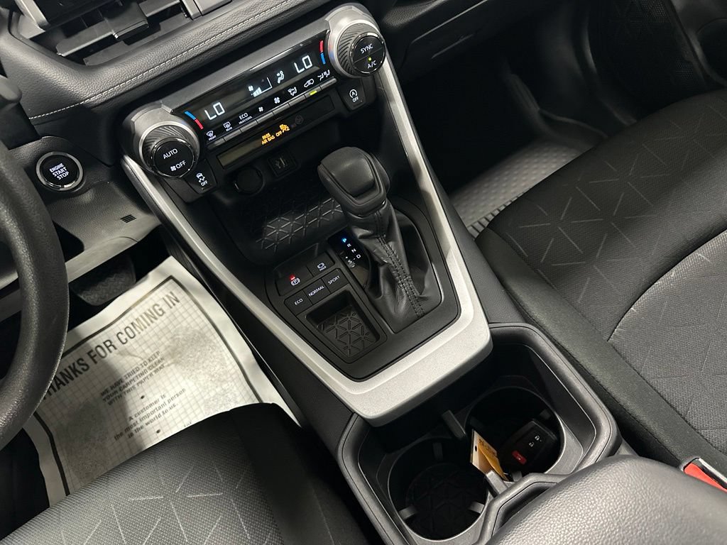 Used 2025 Toyota RAV4 XLE FWD image 38