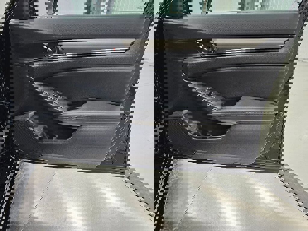 Used 2022 Honda Accord LX image 33