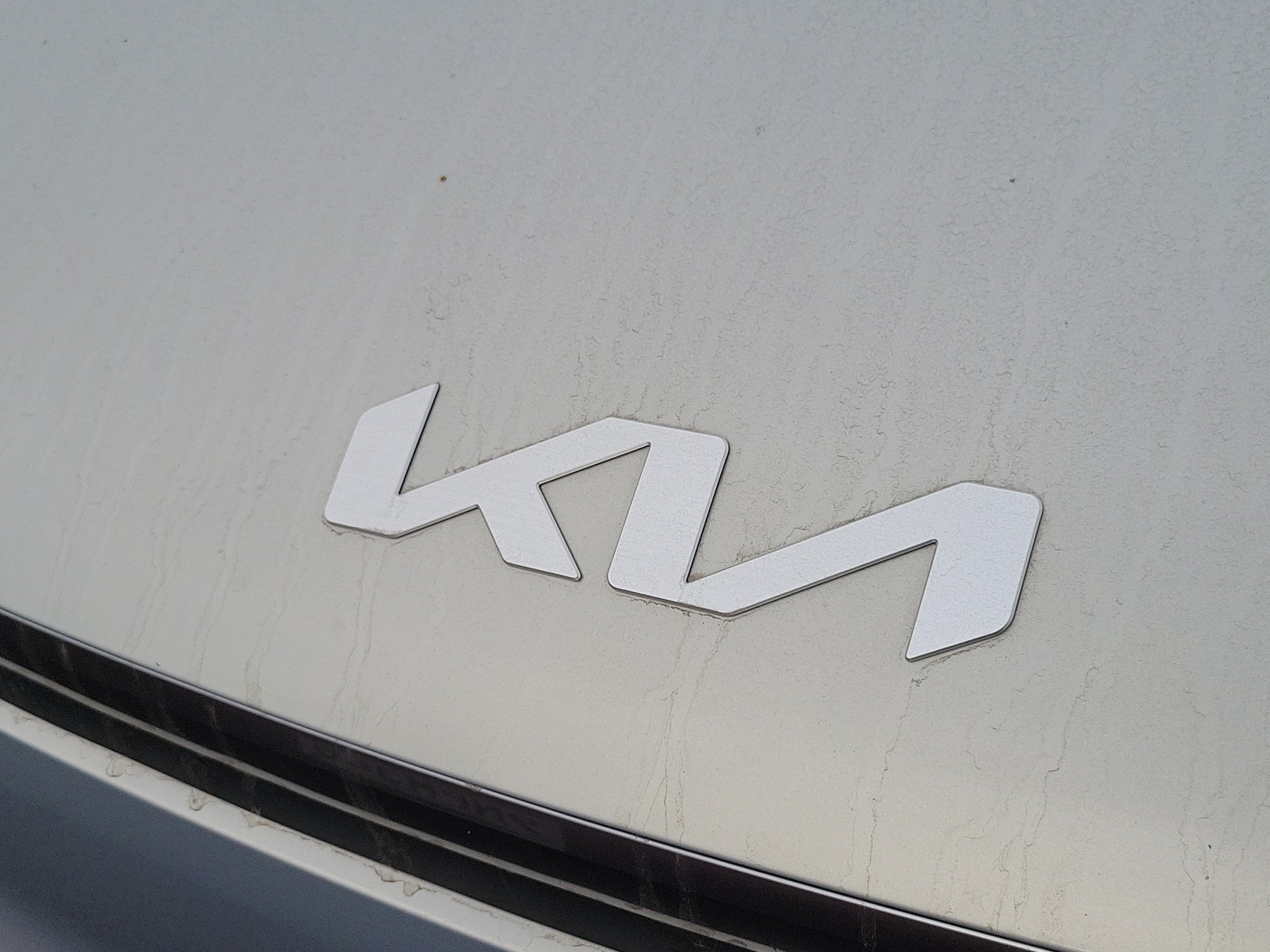 Used 2024 Kia EV9 Light Long Range RWD image 2