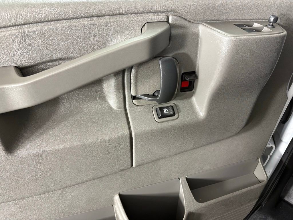 Used 2022 Chevrolet Express 2500 w/ Driver Convenience Package image 22
