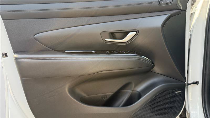 Used 2025 Hyundai Tucson Limited FWD image 11