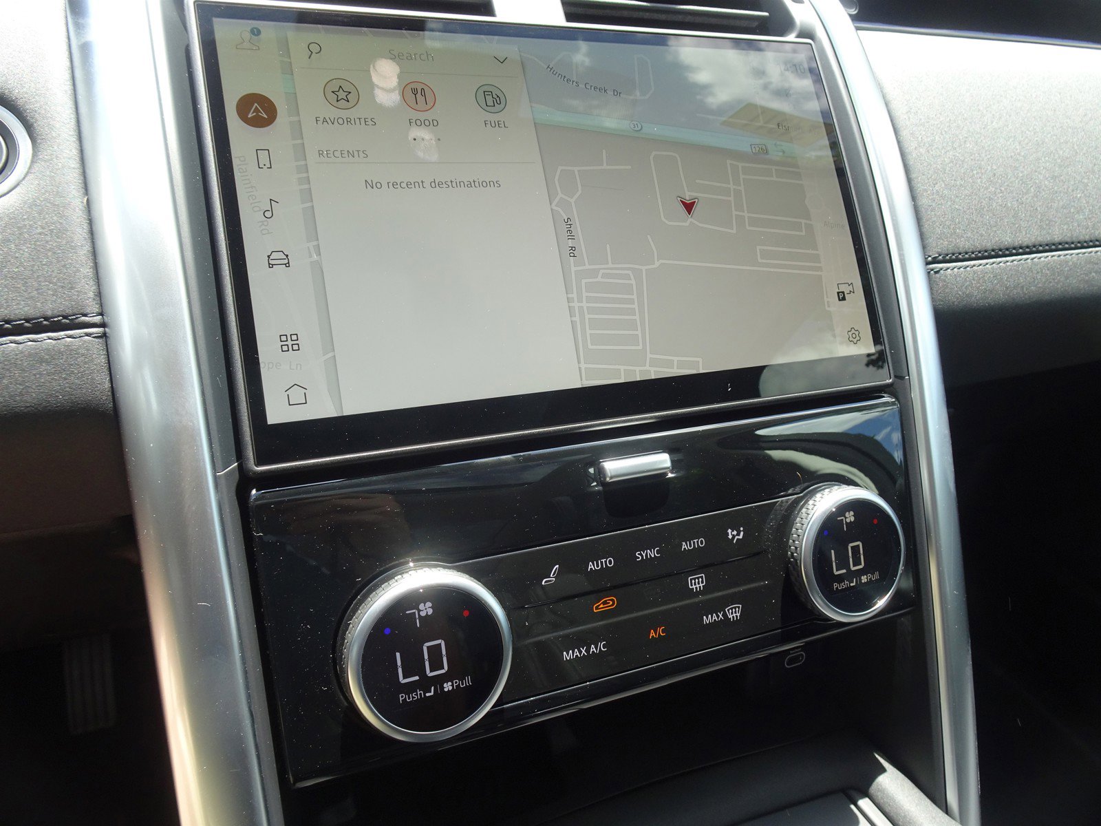 New 2024 Land Rover Discovery S image 3