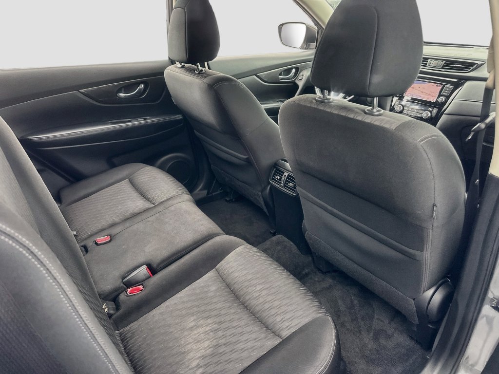 Used 2019 Nissan Rogue SV w/ Premium Package FWD image 22
