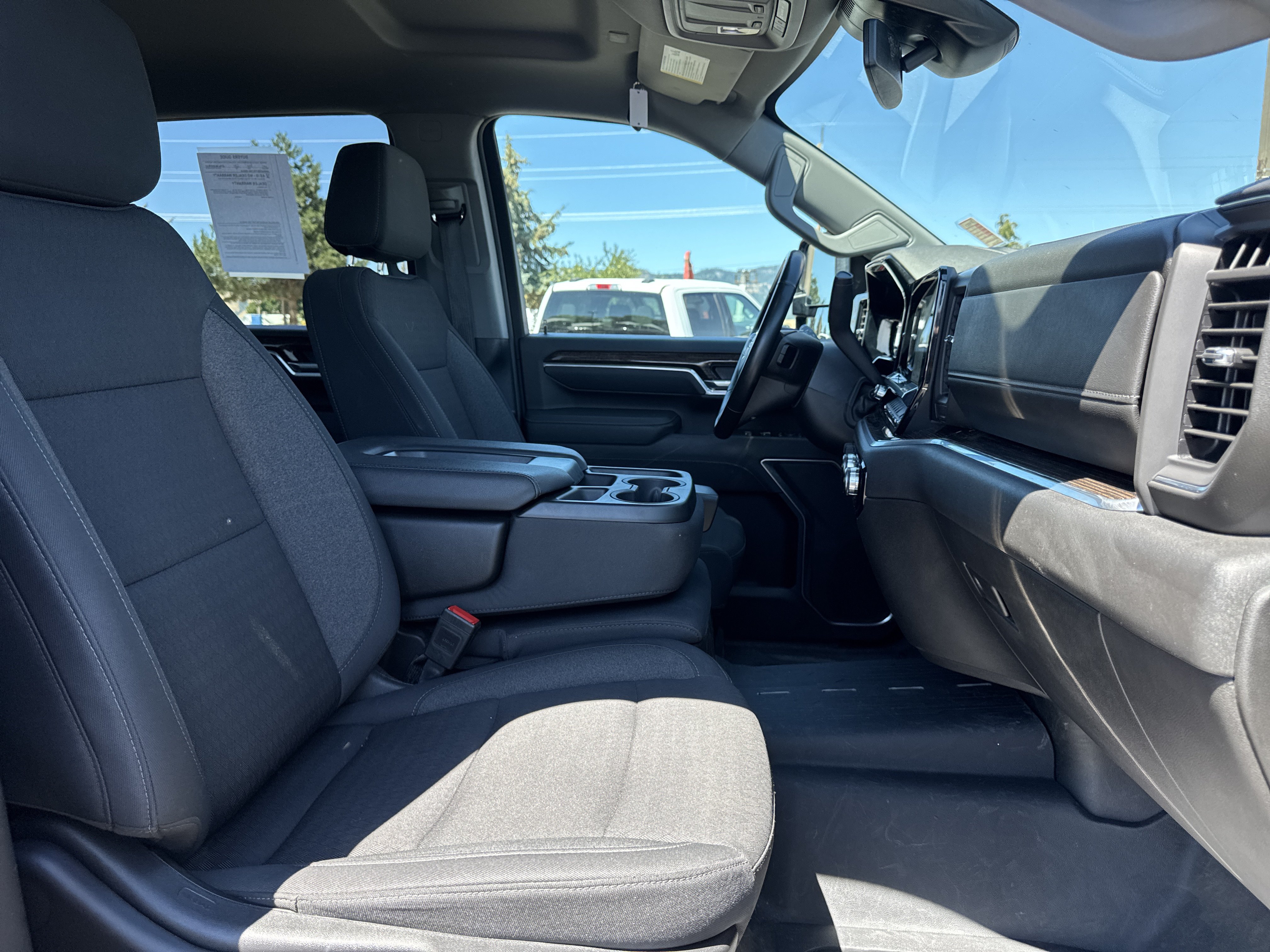 Used 2025 GMC Sierra 3500 SLE AWD/4WD image 28