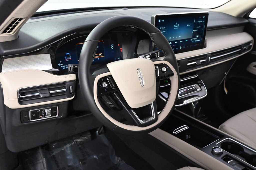 New 2026 Lincoln Corsair Premiere image 12