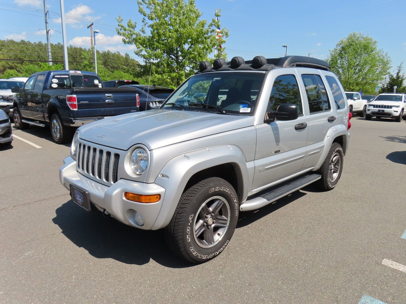 Used 2003 Jeep Liberty Renegade AWD/4WD image 3