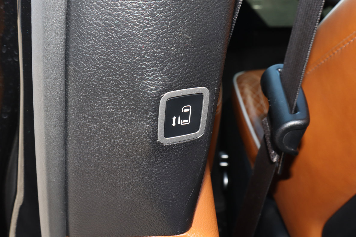 Used 2024 Chrysler Pacifica Pinnacle FWD image 19