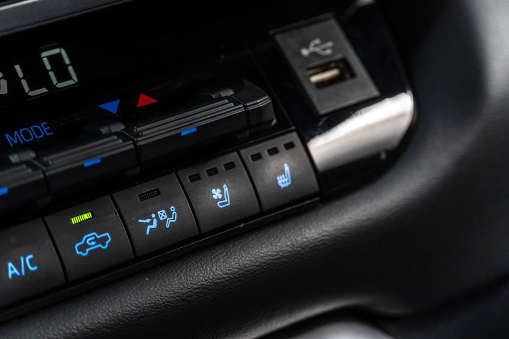 Used 2023 Toyota Tundra Platinum AWD/4WD image 19