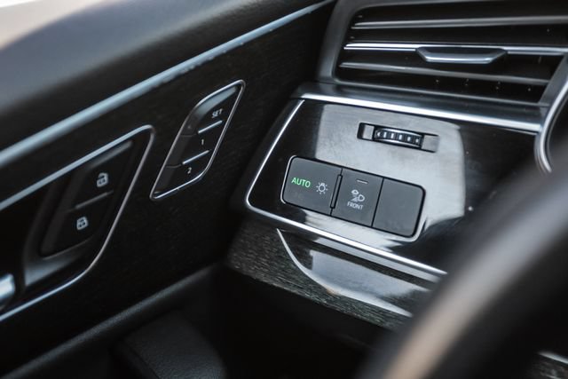 Used 2019 Audi Q8 Premium w/ Convenience Package AWD/4WD image 58