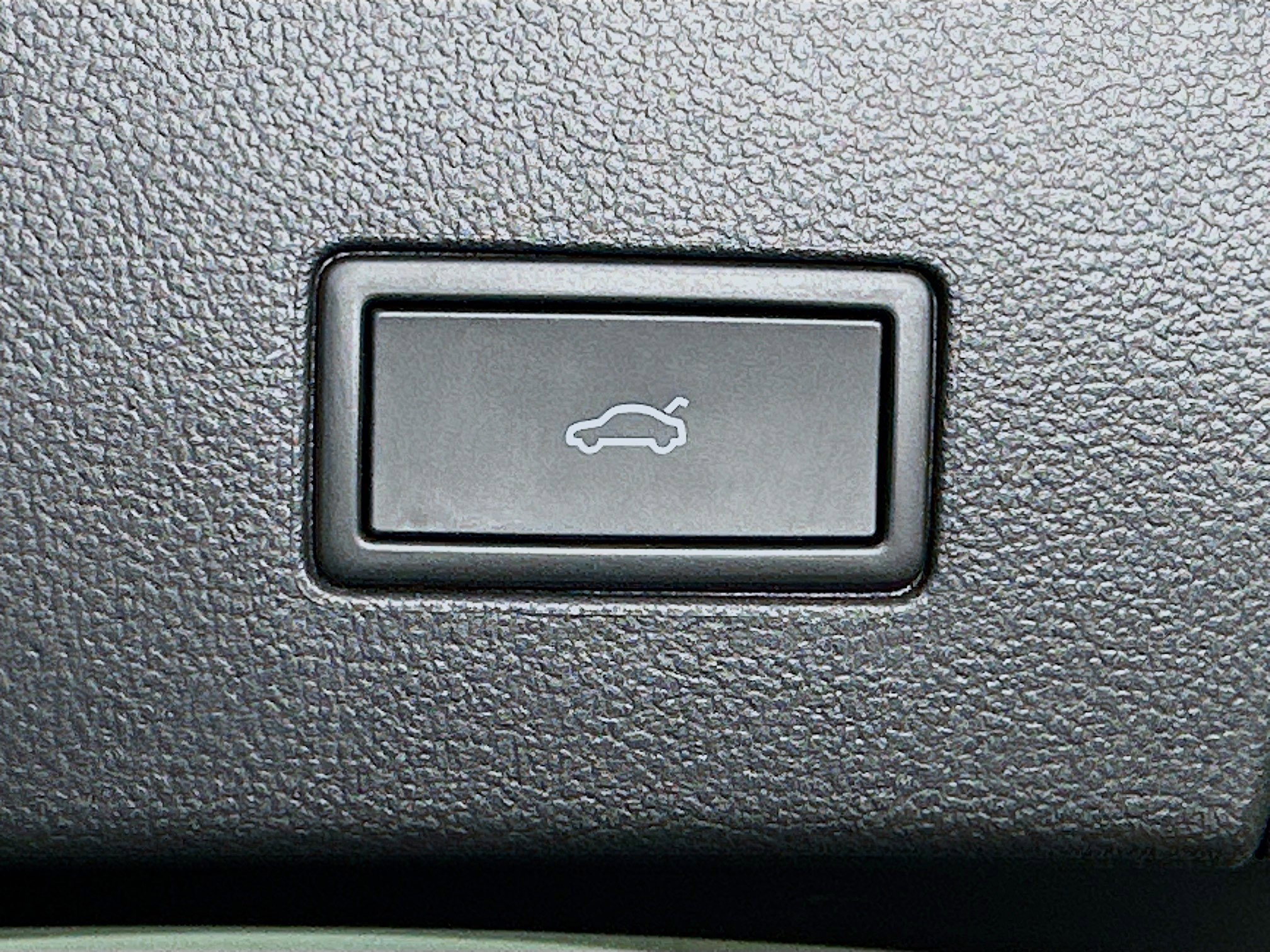 Used 2025 Volkswagen Atlas SE image 29