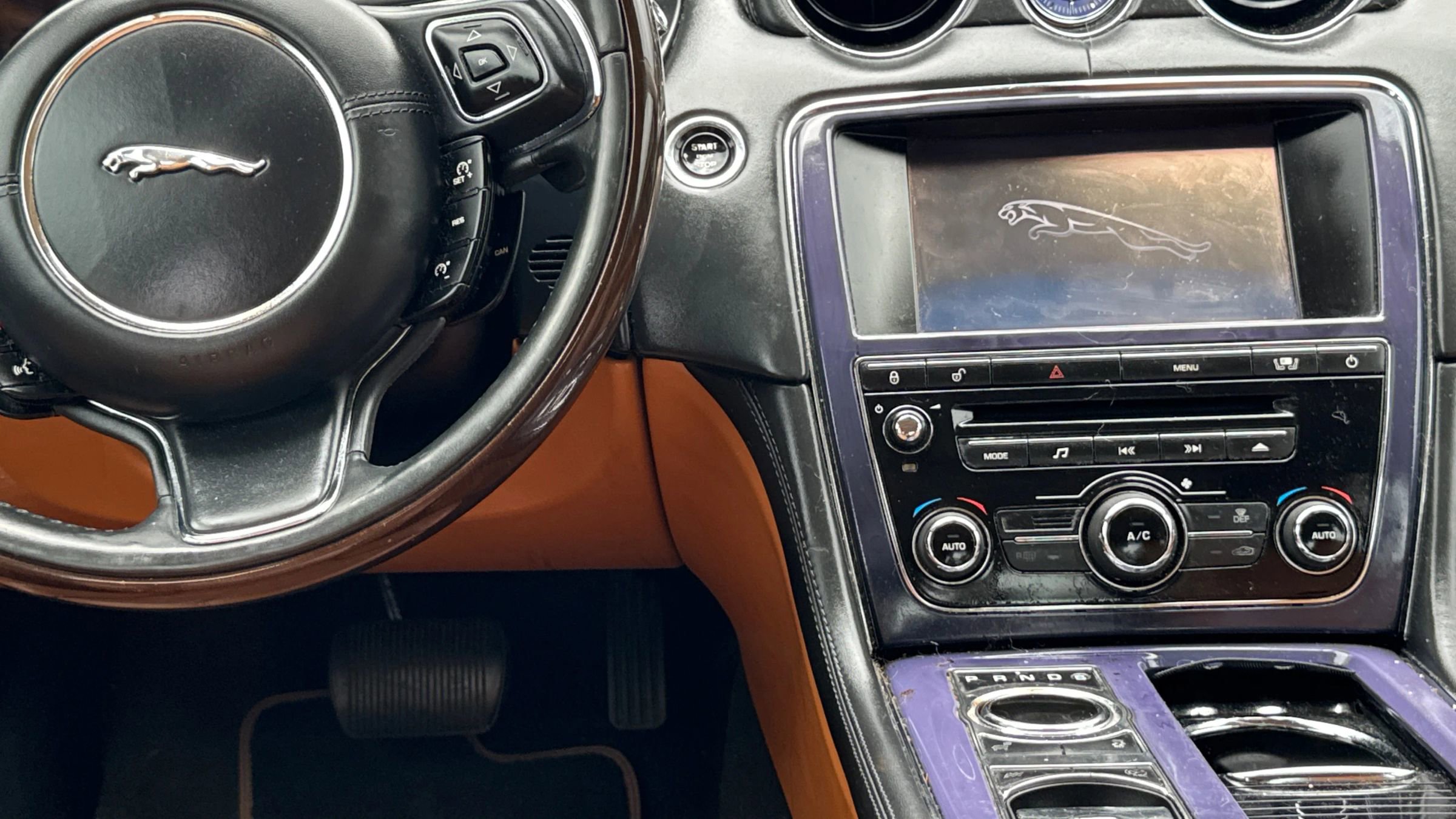 Used 2011 Jaguar XJ Supercharged image 23