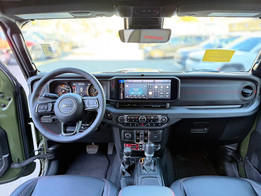 Used 2024 Jeep Wrangler Unlimited Rubicon AWD/4WD image 9