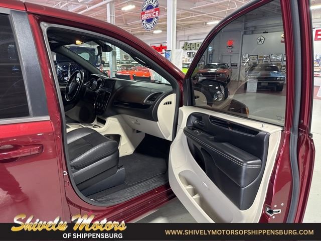 Used 2019 Dodge Grand Caravan SXT image 40