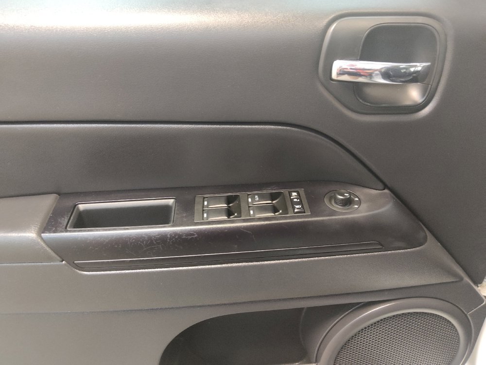 Used 2017 Jeep Patriot High Altitude AWD/4WD image 27