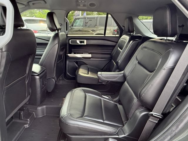 Certified 2023 Ford Explorer XLT w/ Equipment Group 202A AWD/4WD image 9