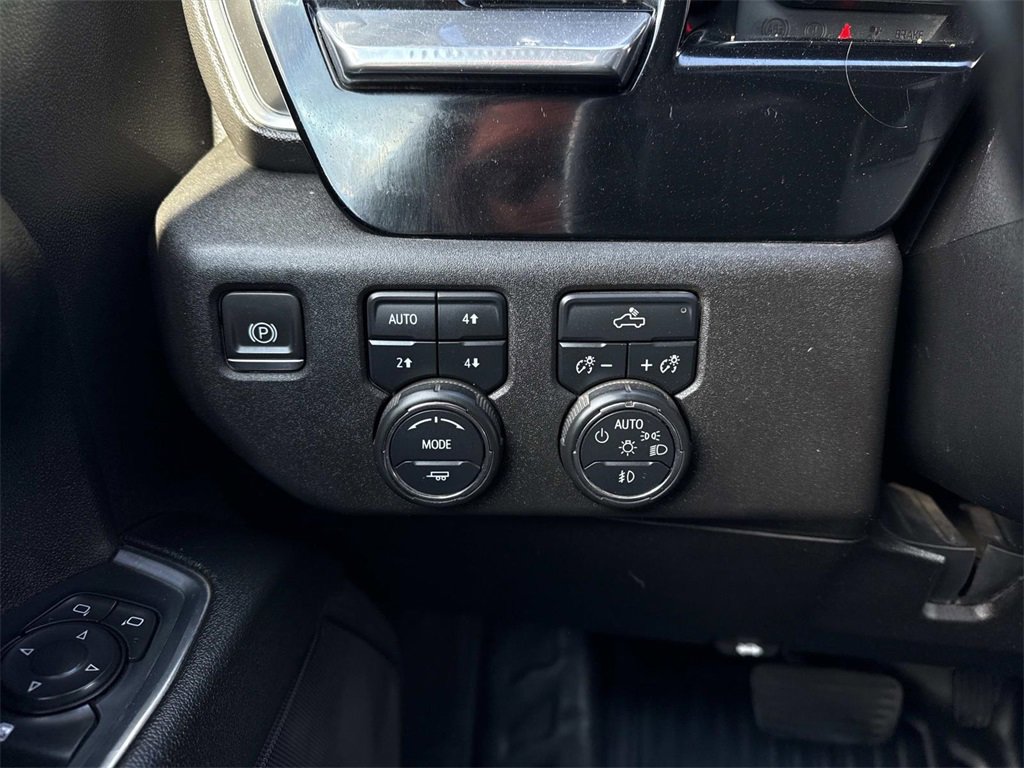 Used 2024 Chevrolet Silverado 2500 LT w/ Convenience Package image 11