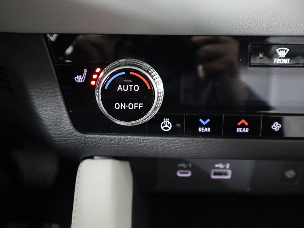 New 2025 Mitsubishi Outlander SEL image 55