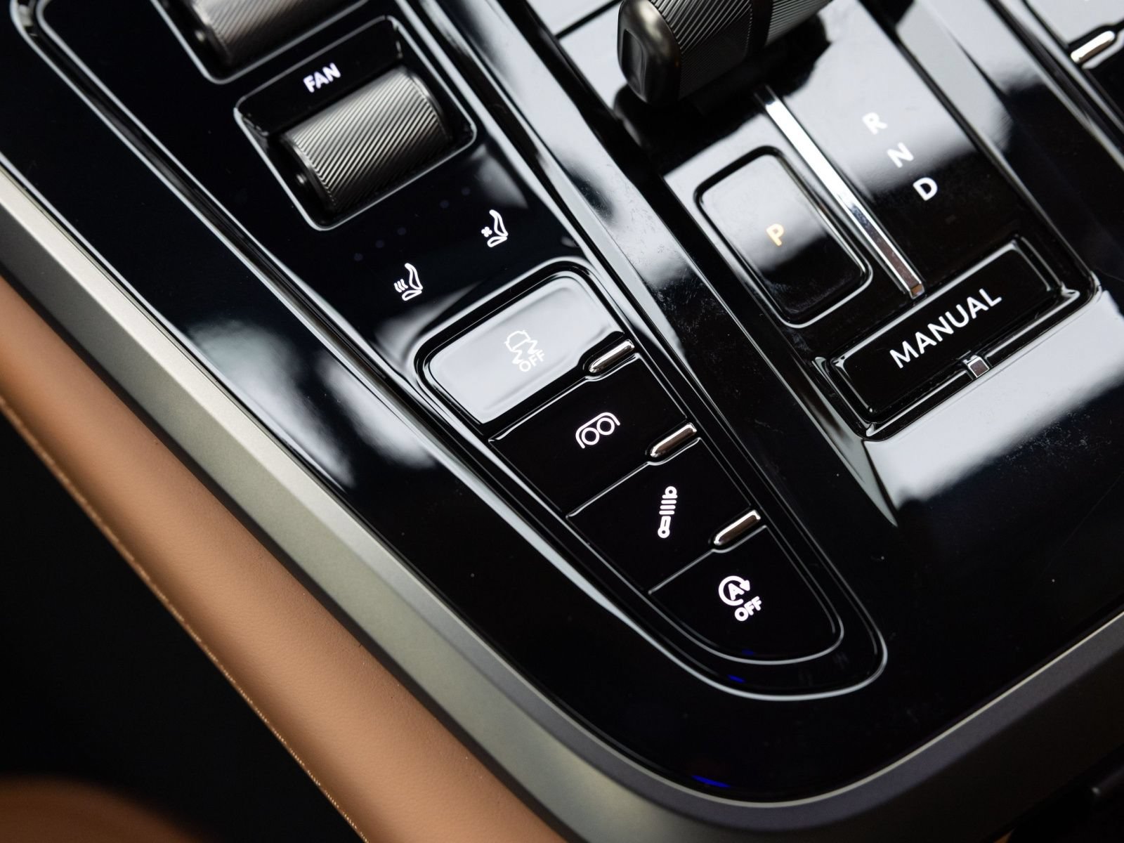 New 2026 Aston Martin DBX S AWD/4WD image 34