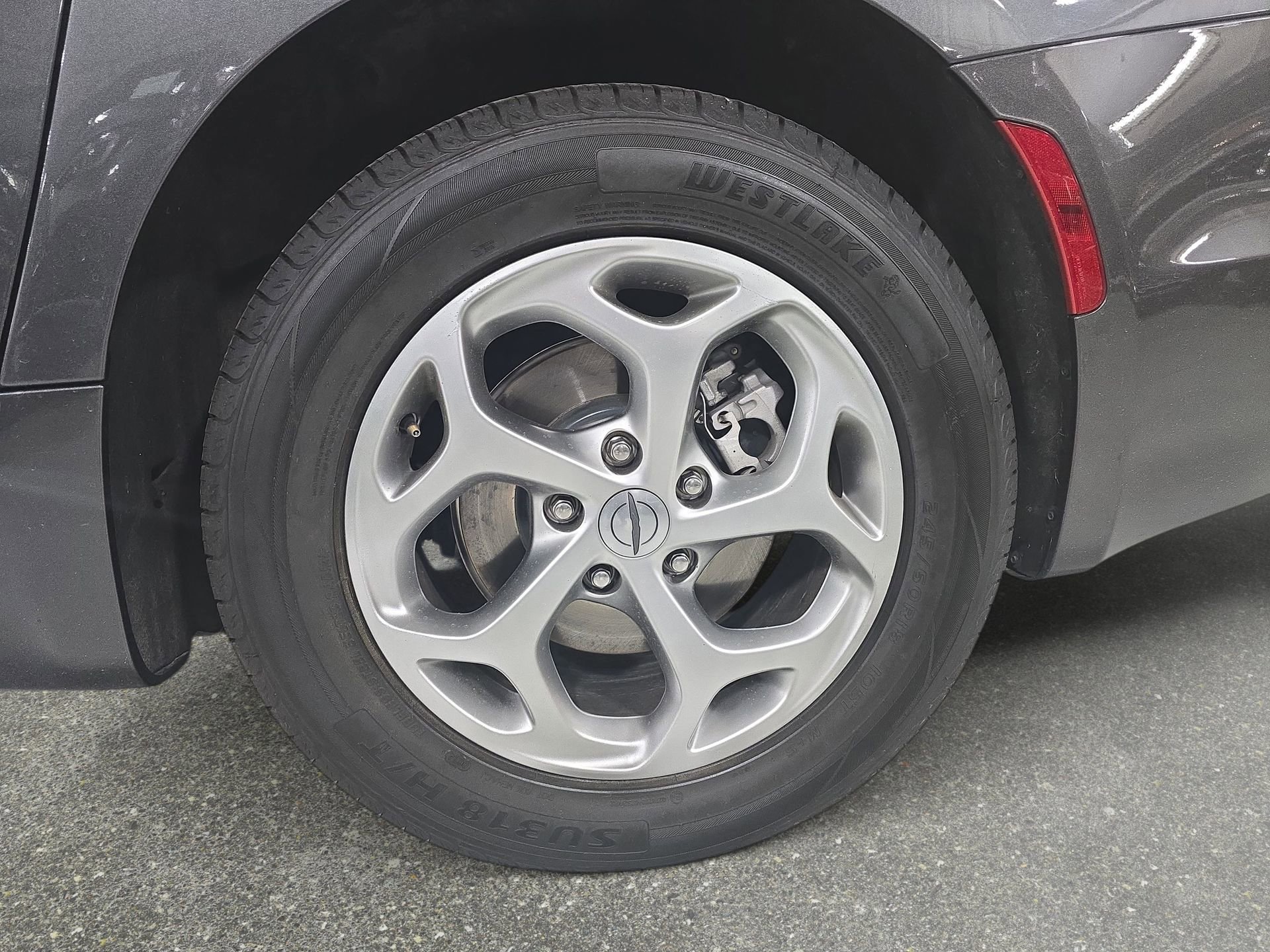 Used 2023 Chrysler Pacifica Limited image 31