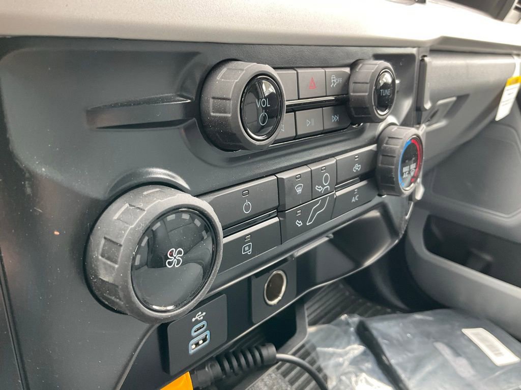 New 2026 Ford F550 4x4 Regular Cab Super Duty image 11