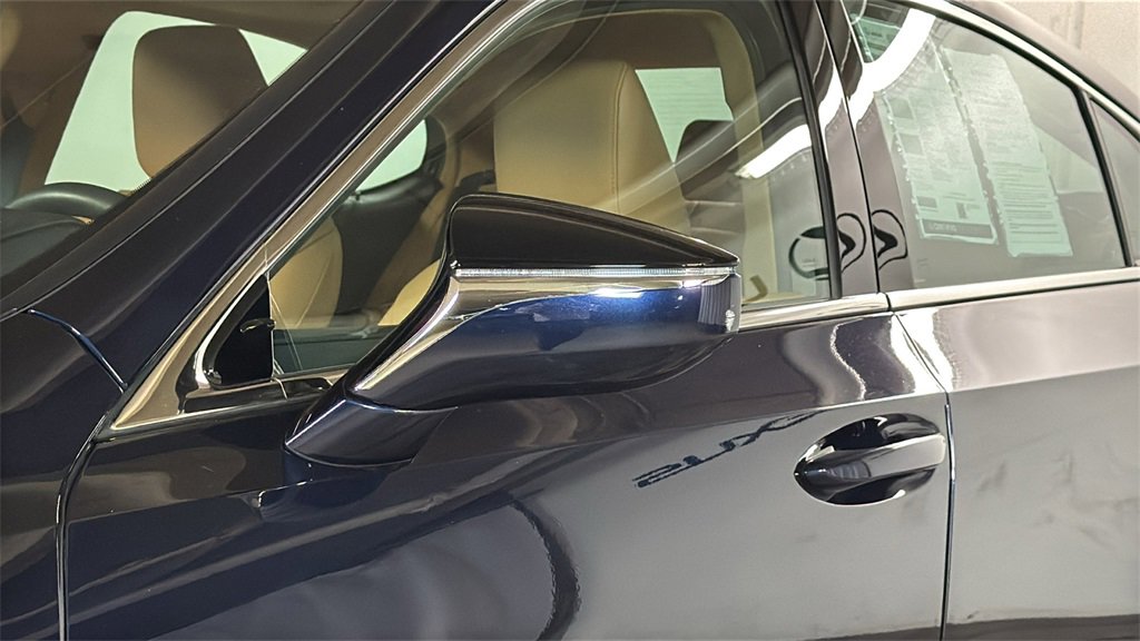Used 2024 Lexus ES 350 w/ Premium Package image 5