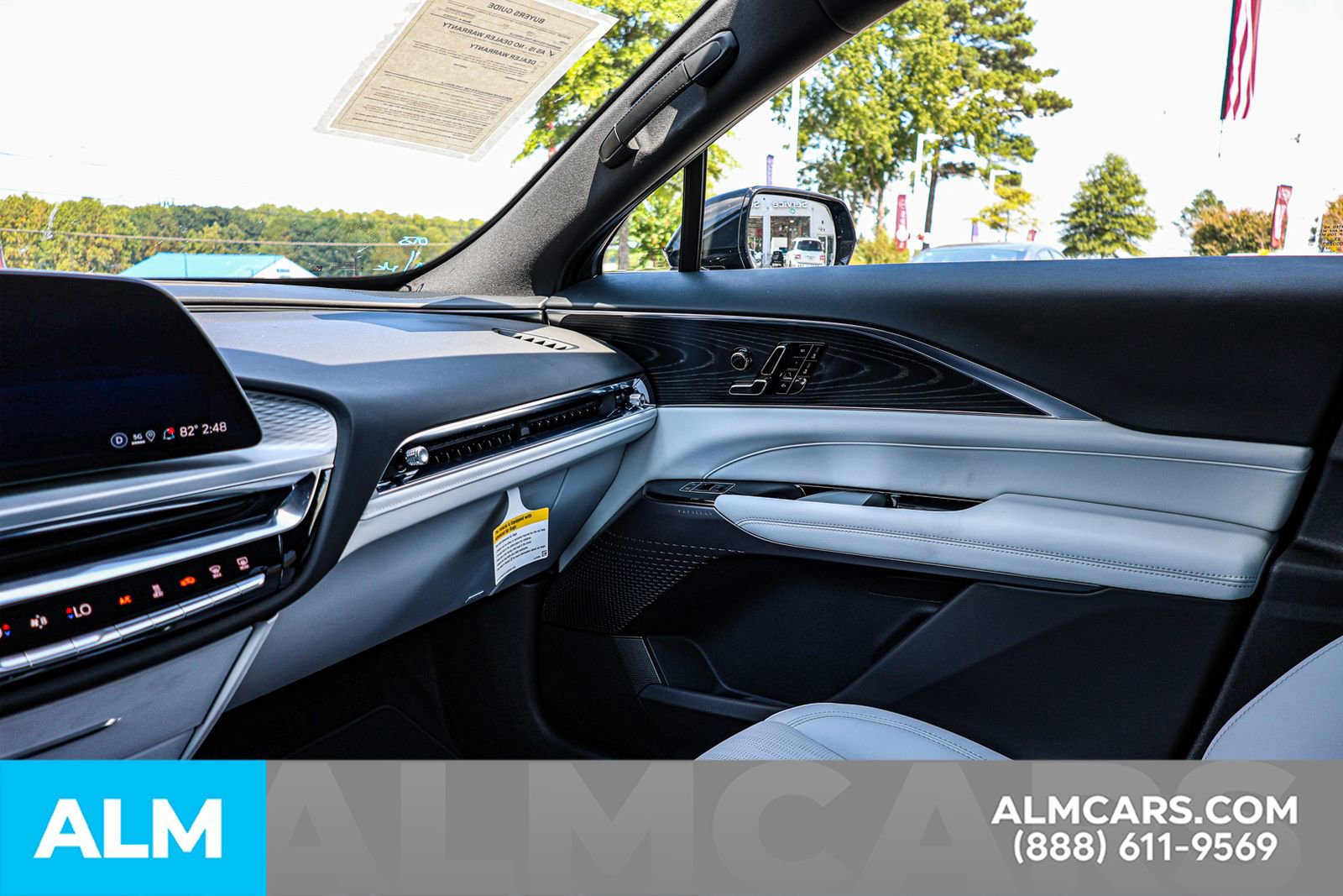 Used 2025 Cadillac Lyriq Luxury image 42