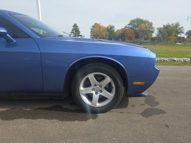 Used 2010 Dodge Challenger SE RWD image 4