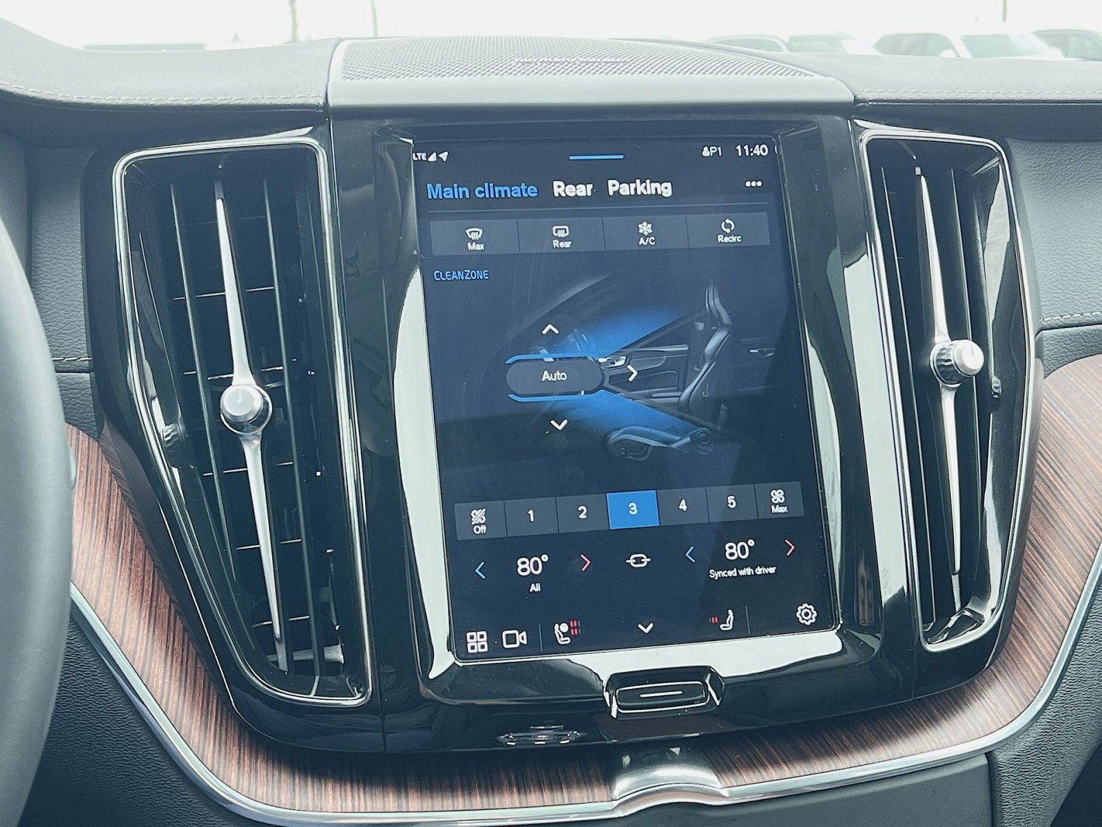 Certified 2023 Volvo XC60 B5 Ultimate image 21