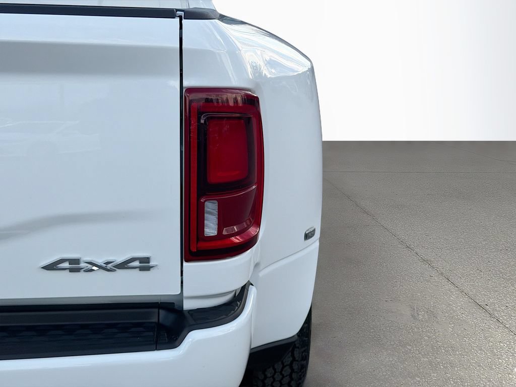 New 2026 RAM 3500 Laramie AWD/4WD image 11