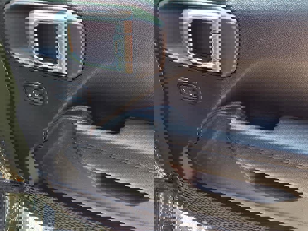 Used 2024 Jeep Gladiator Sport image 6