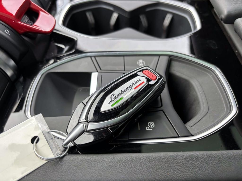 Used 2023 Lamborghini Urus S image 54