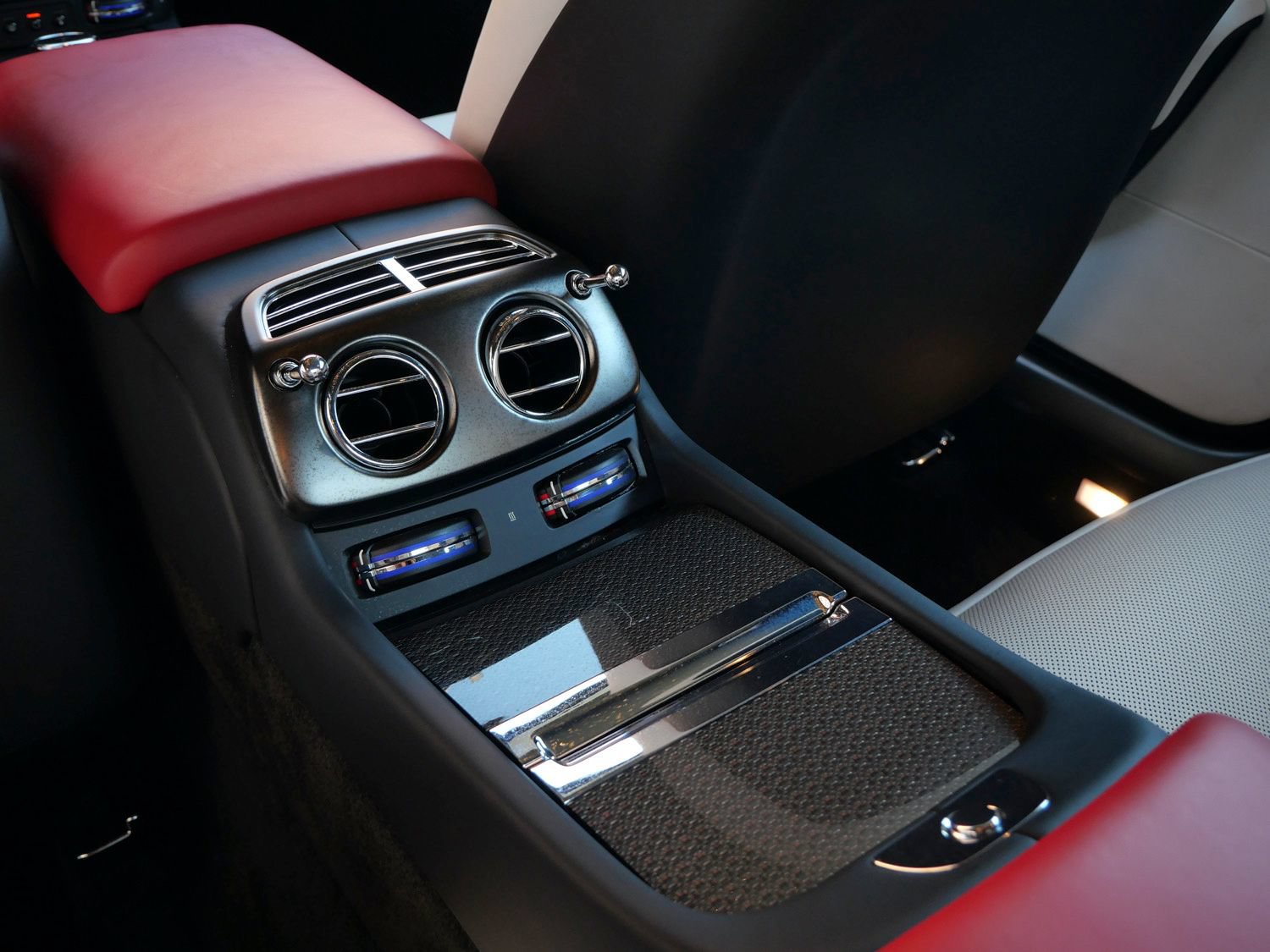 Used 2021 Rolls-Royce Wraith w/ Rolls-Royce Signature Package RWD image 29