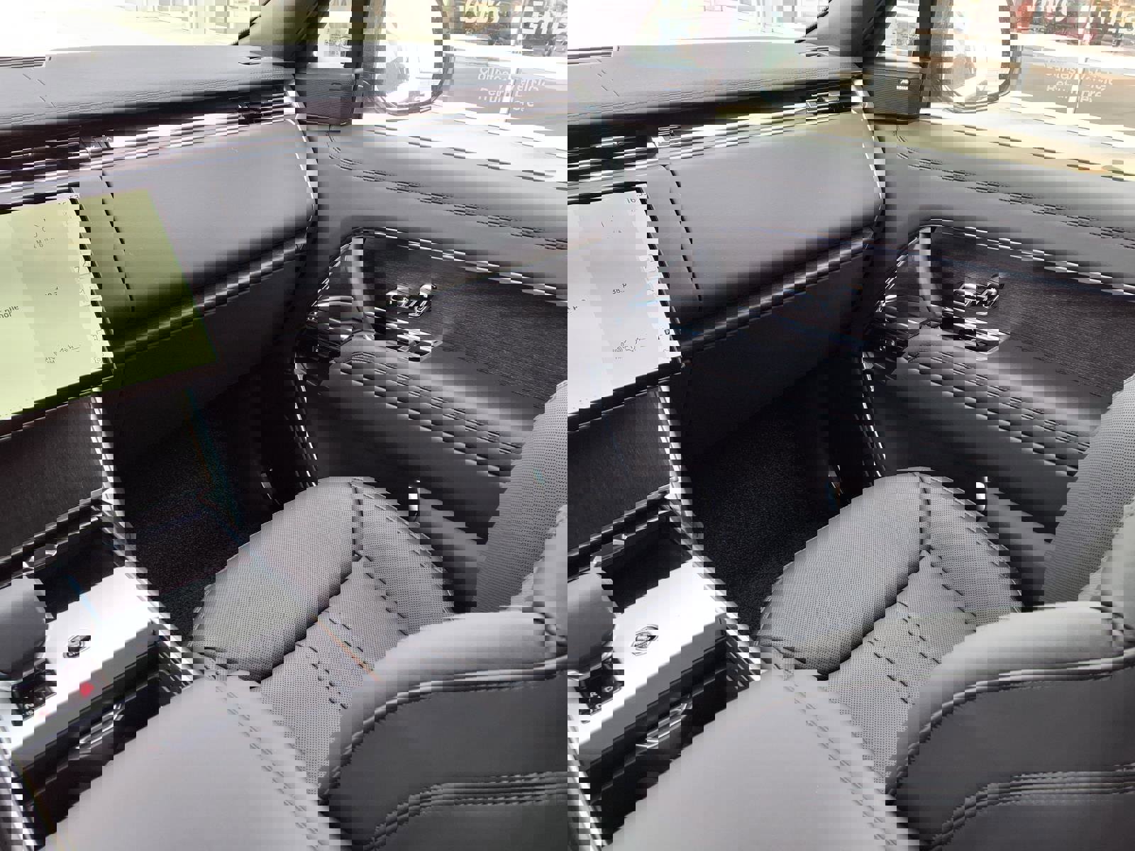 New 2026 Land Rover Range Rover Long Wheelbase SE image 22