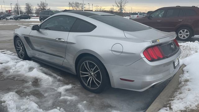 Used 2016 Ford Mustang Coupe image 5
