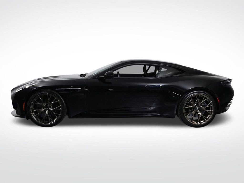 Used 2024 Aston Martin DB12 Coupe image 2