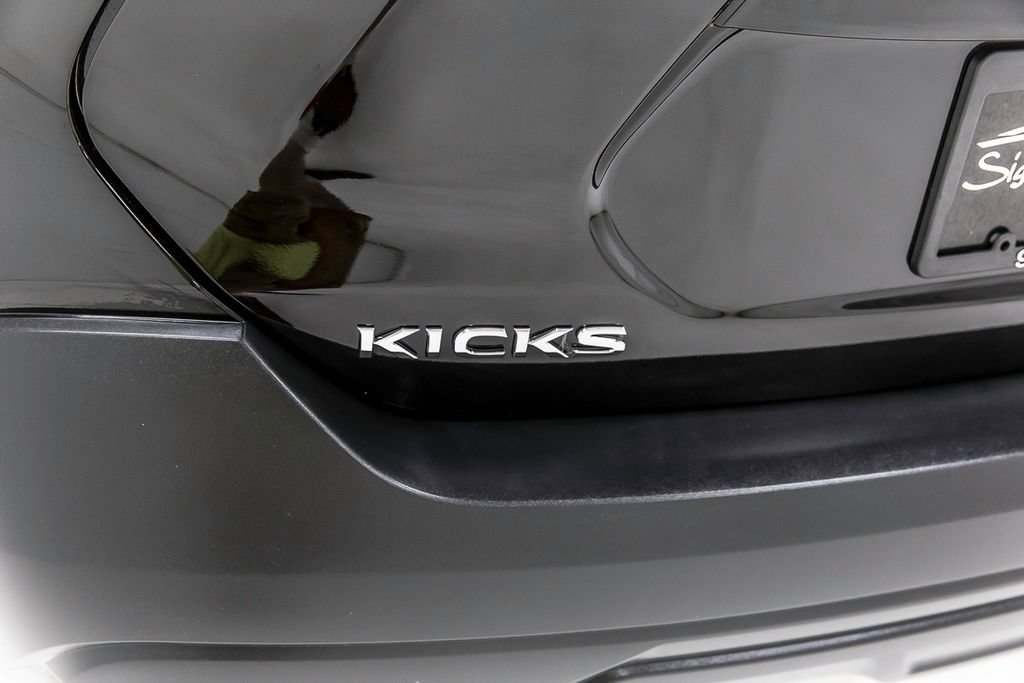Used 2019 Nissan Kicks SV FWD image 5