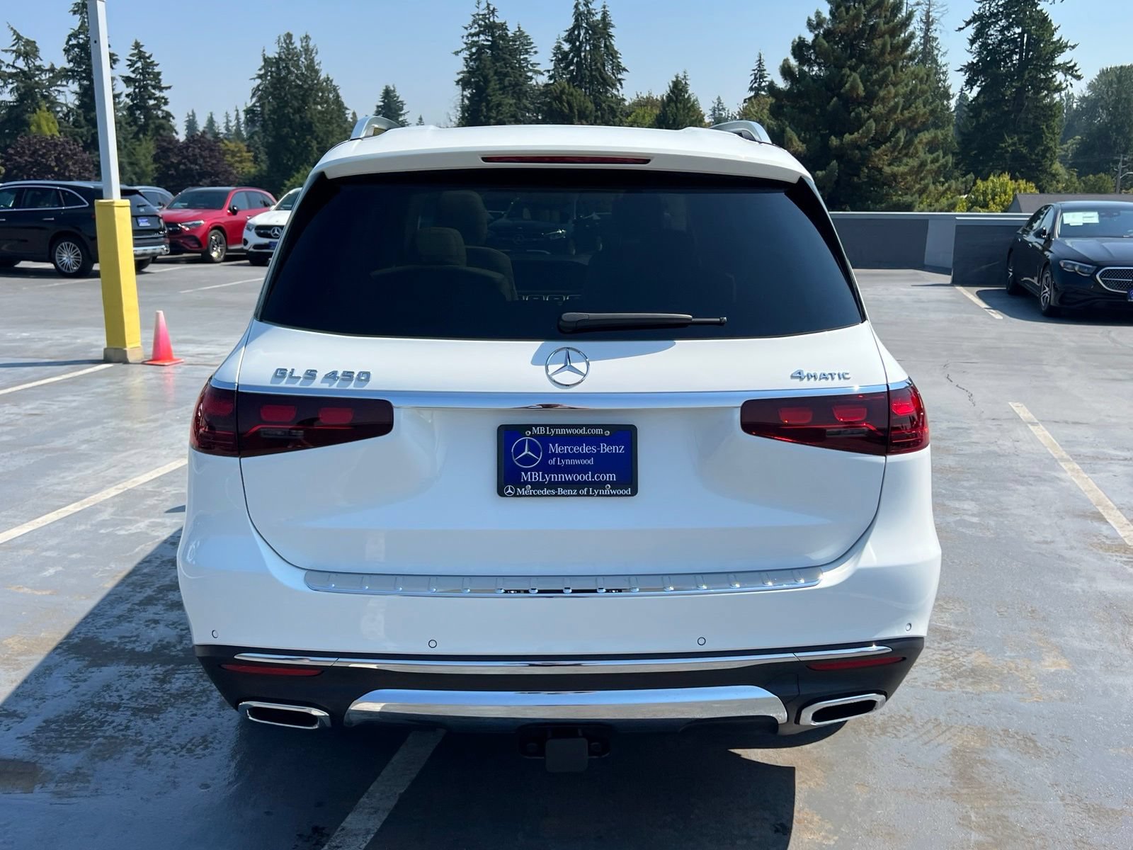 Used 2024 Mercedes-Benz GLS 450 4MATIC image 7