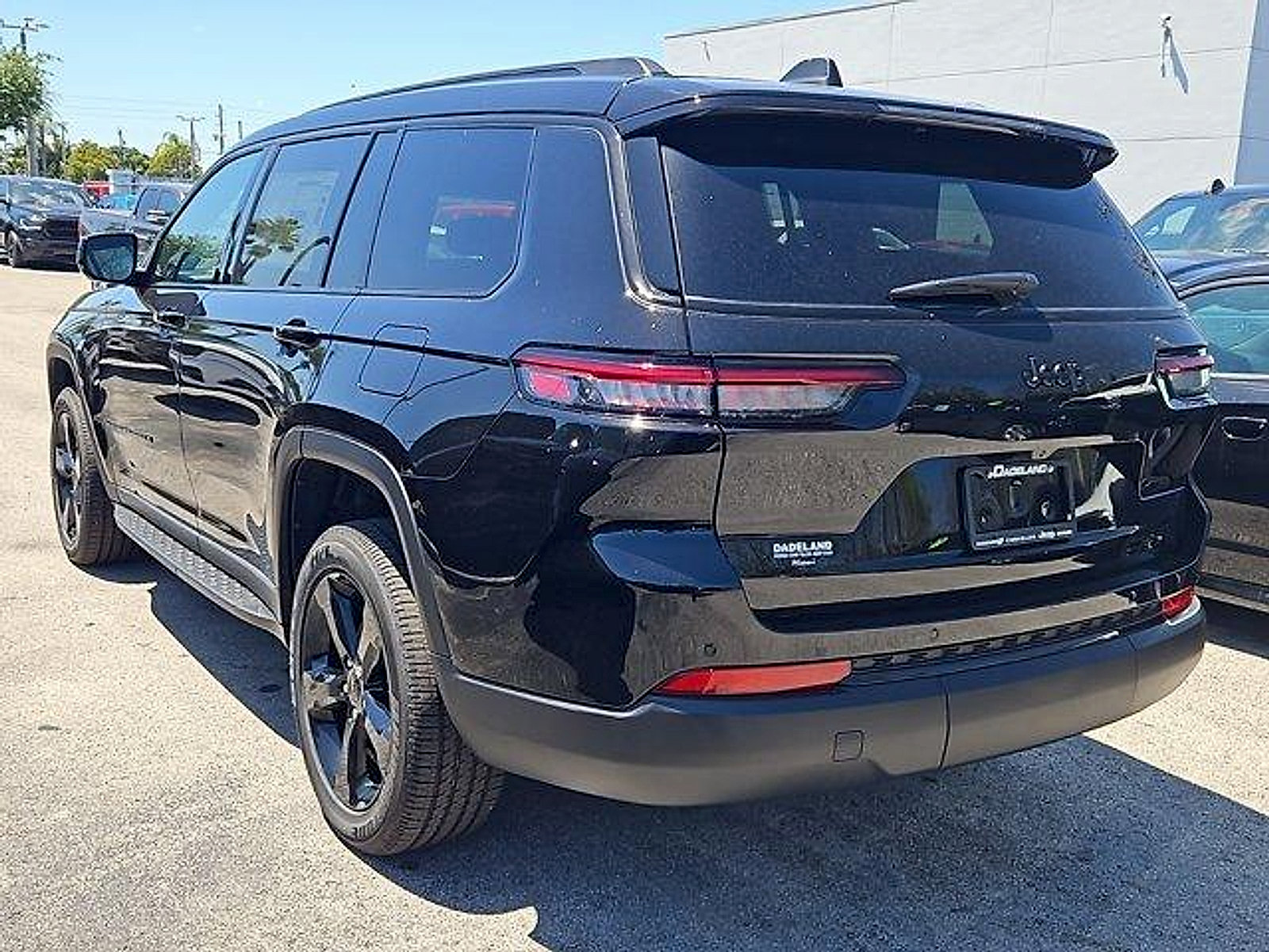 New 2024 Jeep Grand Cherokee L Altitude RWD image 4