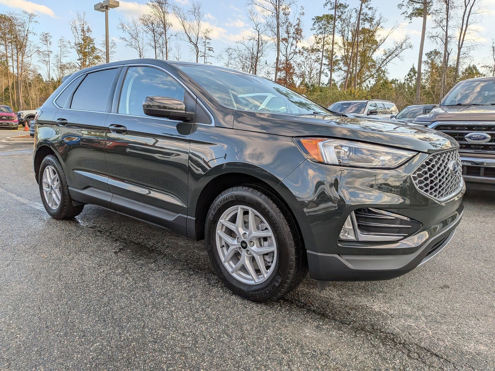 Certified 2024 Ford Edge SEL w/ Convenience Package image 3
