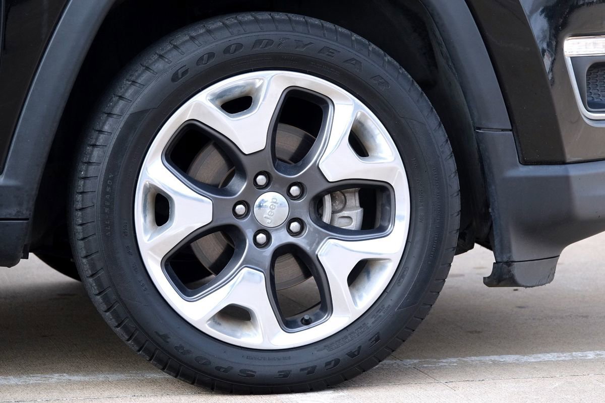 Used 2019 Jeep Compass Limited image 29