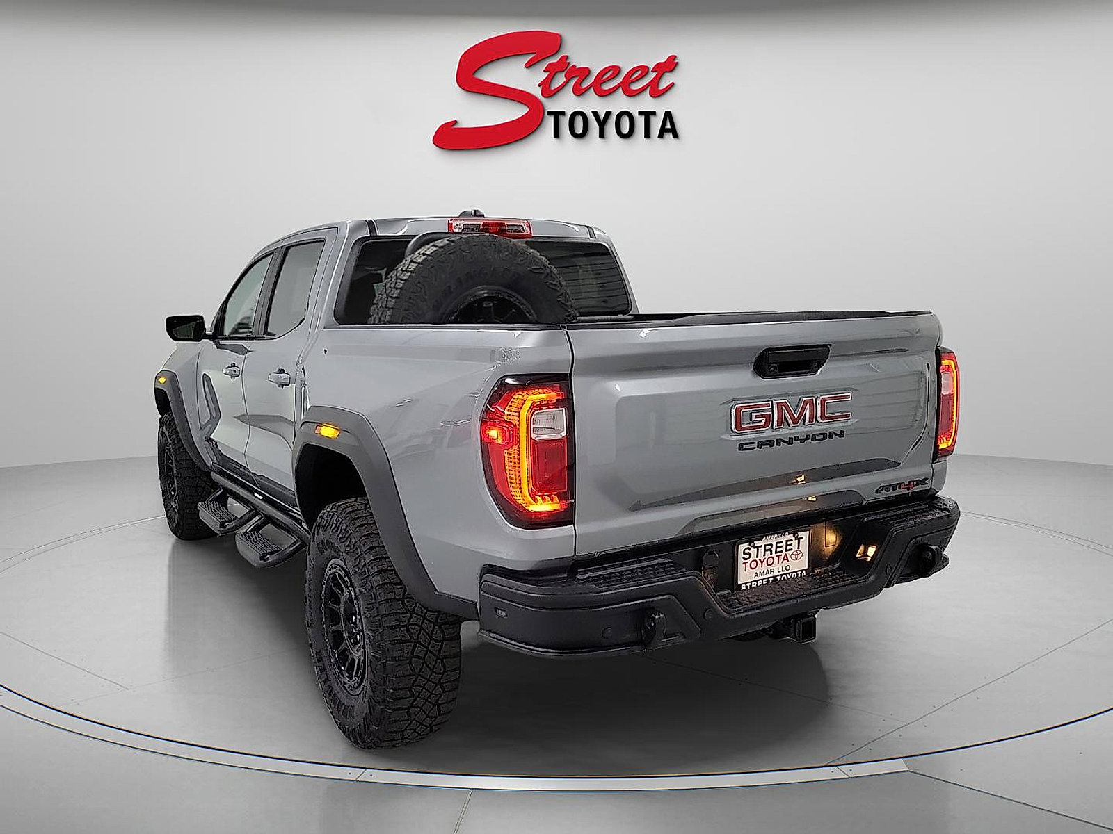 Used 2024 GMC Canyon AT4X w/ AT4X AEV Edition AWD/4WD image 2
