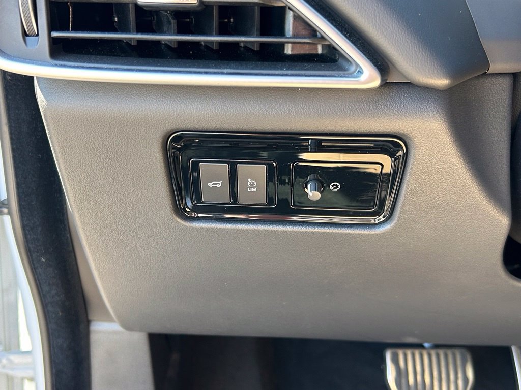 Used 2019 Jaguar F-PACE Premium AWD/4WD image 26