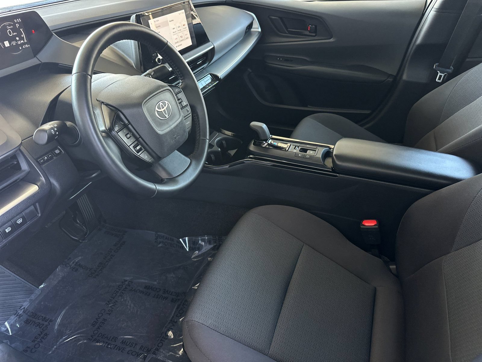 Used 2025 Toyota Prius LE FWD image 9