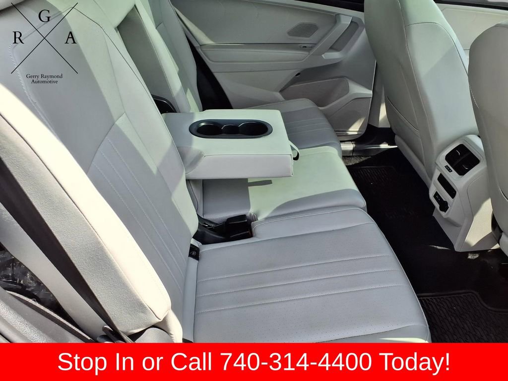 Used 2024 Volkswagen Tiguan SE R-Line AWD/4WD image 11