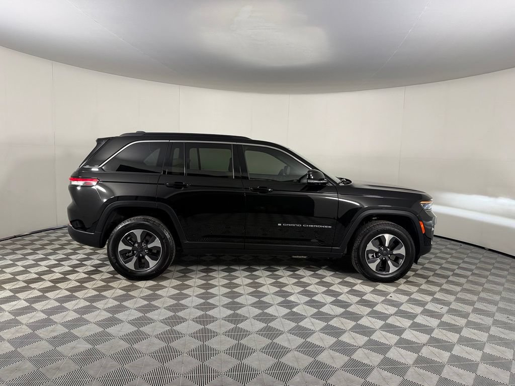 Used 2025 Jeep Grand Cherokee Limited 4xe AWD/4WD image 5