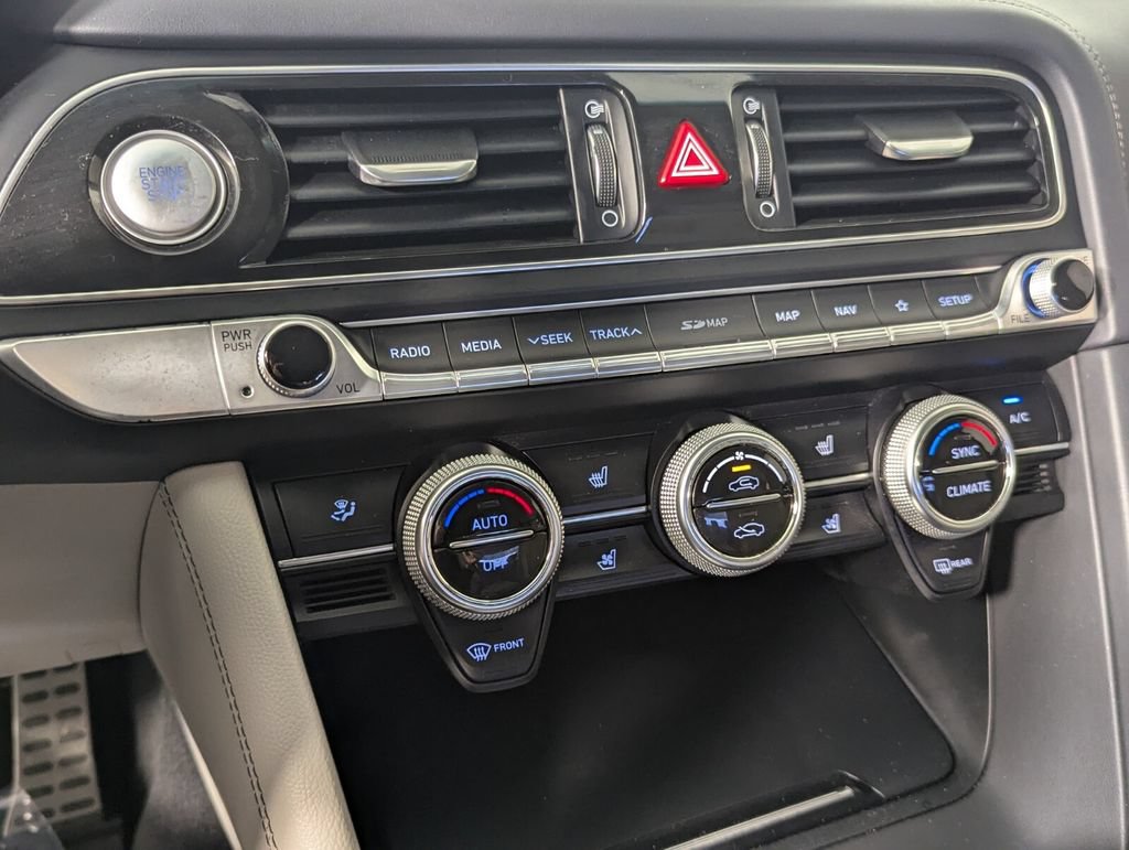 Used 2019 Genesis G70 3.3T Advanced RWD image 19